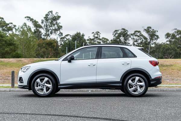 2024 Audi Q3 35 TFSI Dynamic Black F3