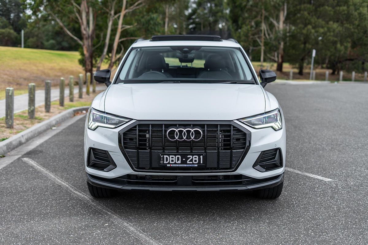 2024 Audi Q3 35 TFSI Dynamic Black F3