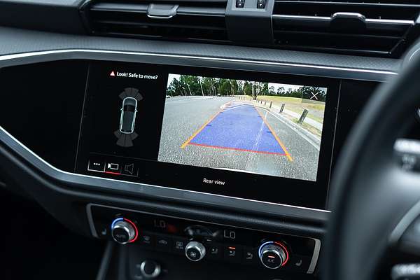 2024 Audi Q3 35 TFSI Dynamic Black F3