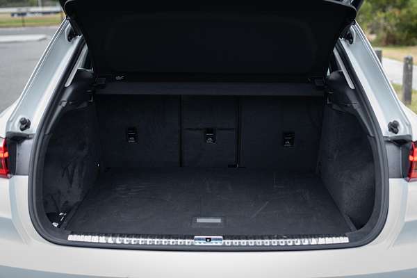 2024 Audi Q3 35 TFSI Dynamic Black F3