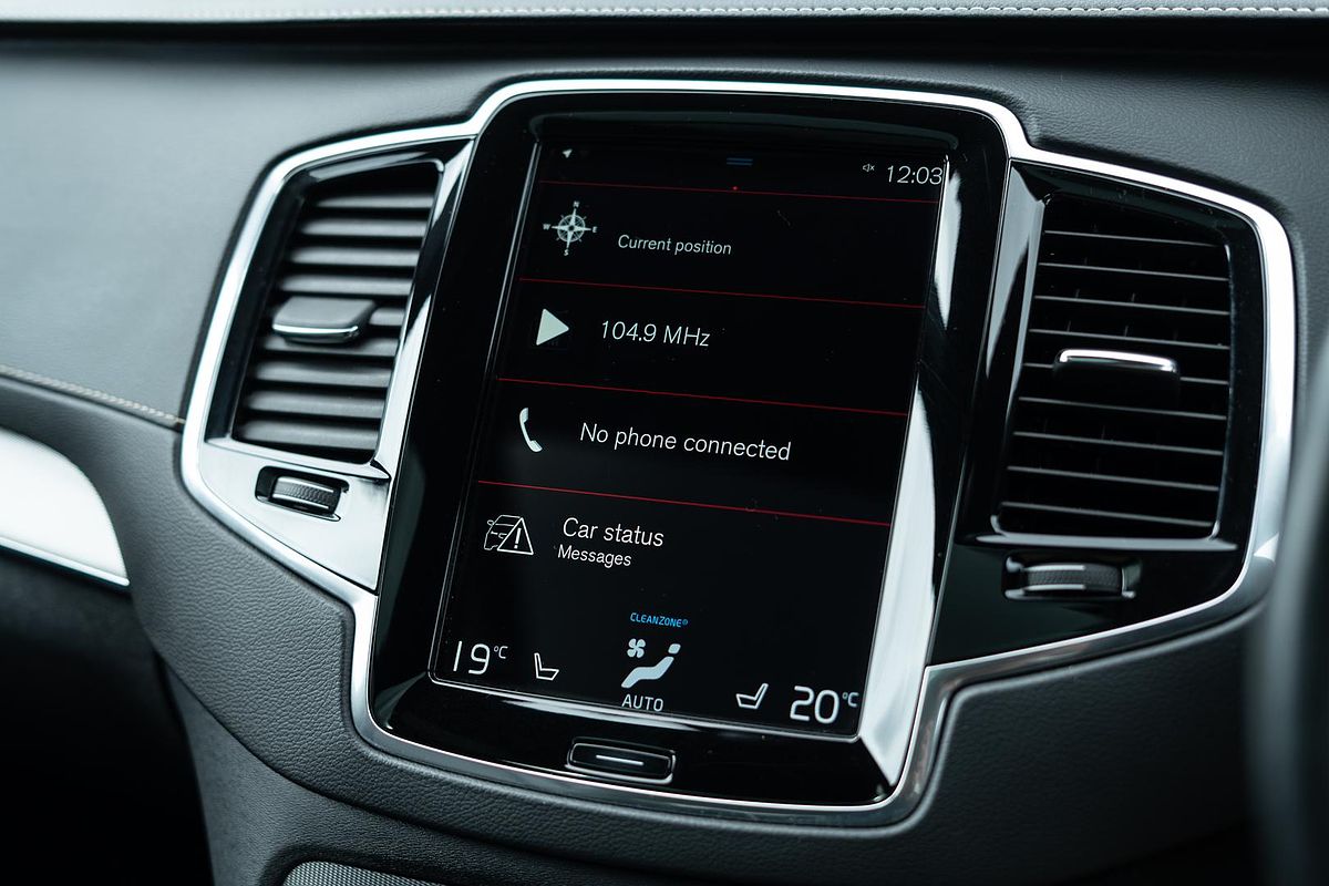 2020 Volvo XC90 T6 R-Design