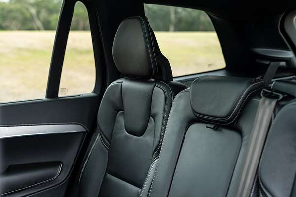 2020 Volvo XC90 T6 R-Design