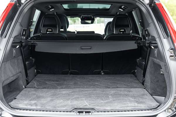 2020 Volvo XC90 T6 R-Design