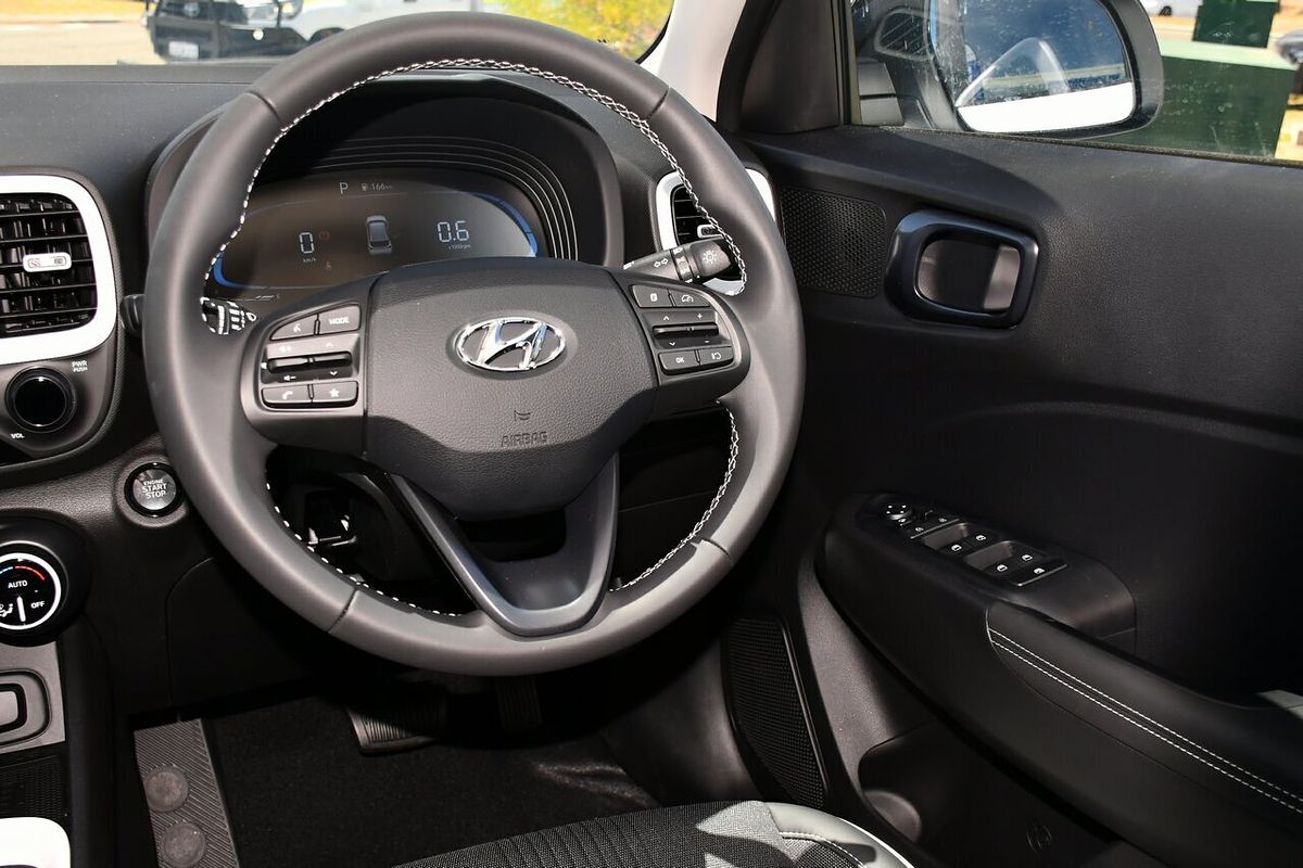2025 Hyundai Venue Elite QX.V5