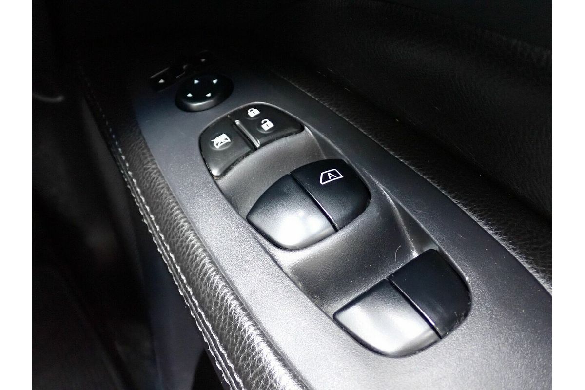2016 Nissan Pathfinder ST (4x2) R52 MY15