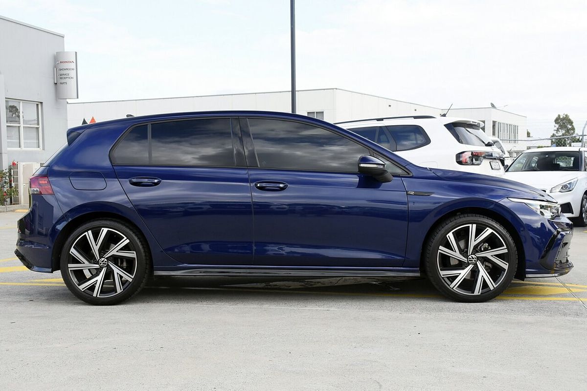 2023 Volkswagen Golf 110TSI R-Line 8