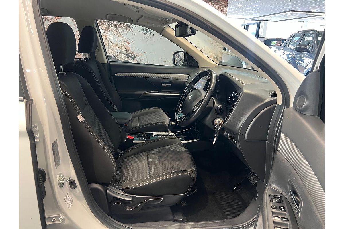 2017 Mitsubishi Outlander LS Safety Pack ZK