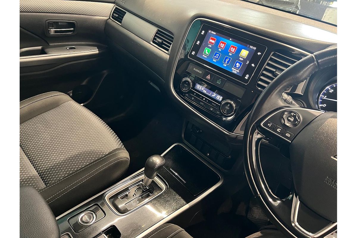 2017 Mitsubishi Outlander LS Safety Pack ZK