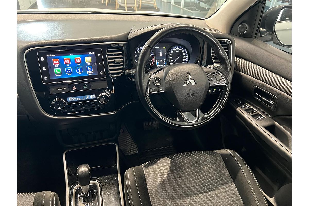 2017 Mitsubishi Outlander LS Safety Pack ZK