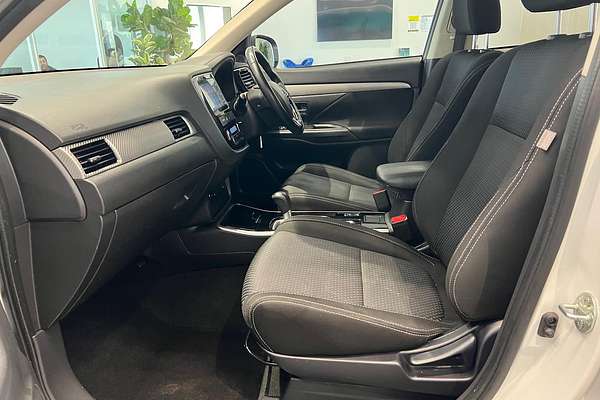 2017 Mitsubishi Outlander LS Safety Pack ZK