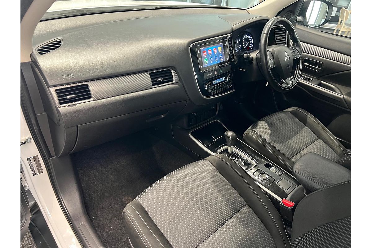 2017 Mitsubishi Outlander LS Safety Pack ZK