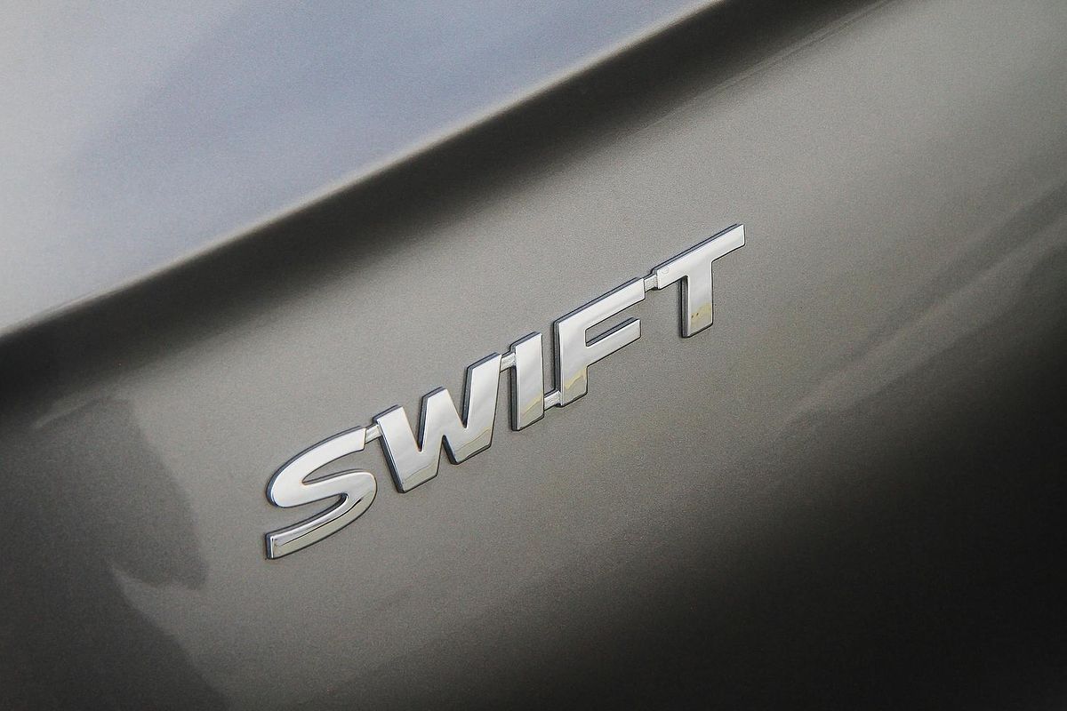 2025 Suzuki Swift Hybrid GLX UZ