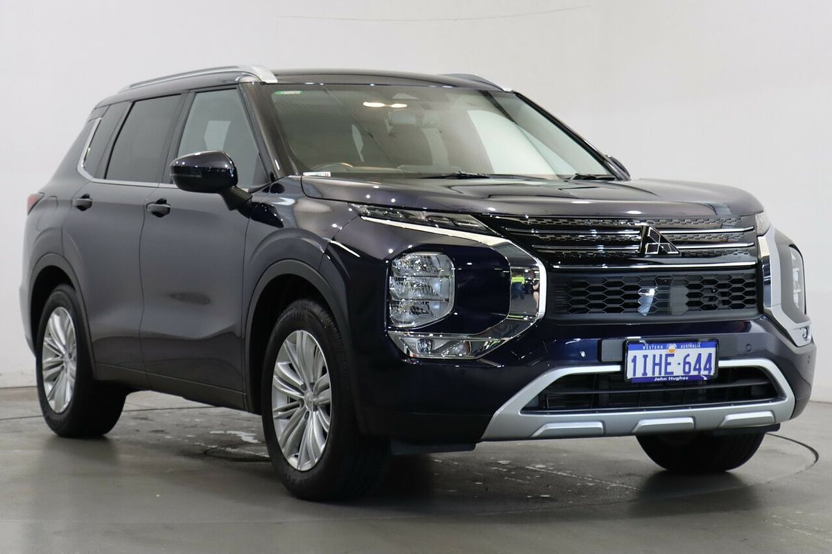 2024 Mitsubishi Outlander LS ZM