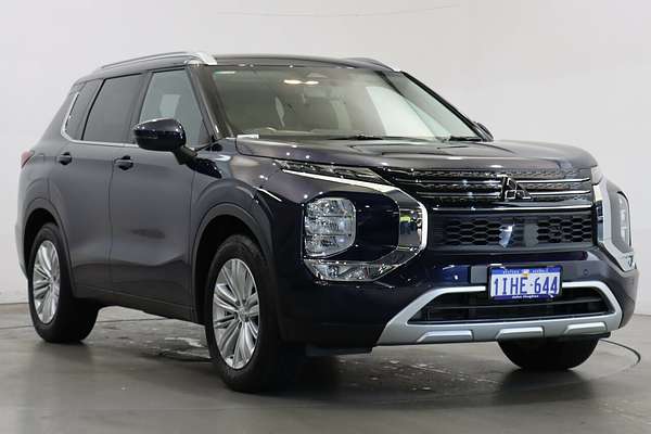 2024 Mitsubishi Outlander LS ZM