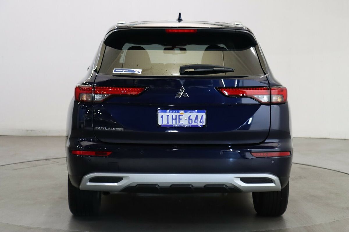 2024 Mitsubishi Outlander LS ZM