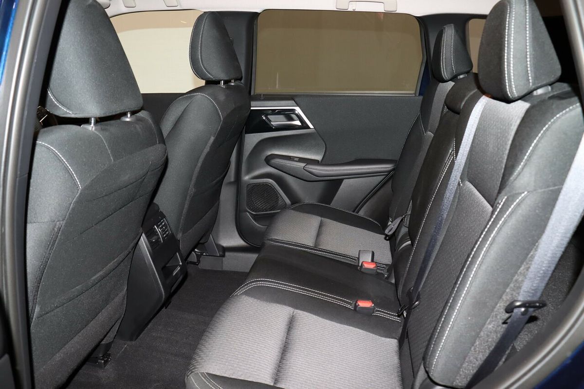 2024 Mitsubishi Outlander LS ZM