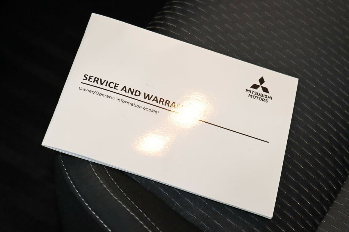 2024 Mitsubishi Outlander LS ZM