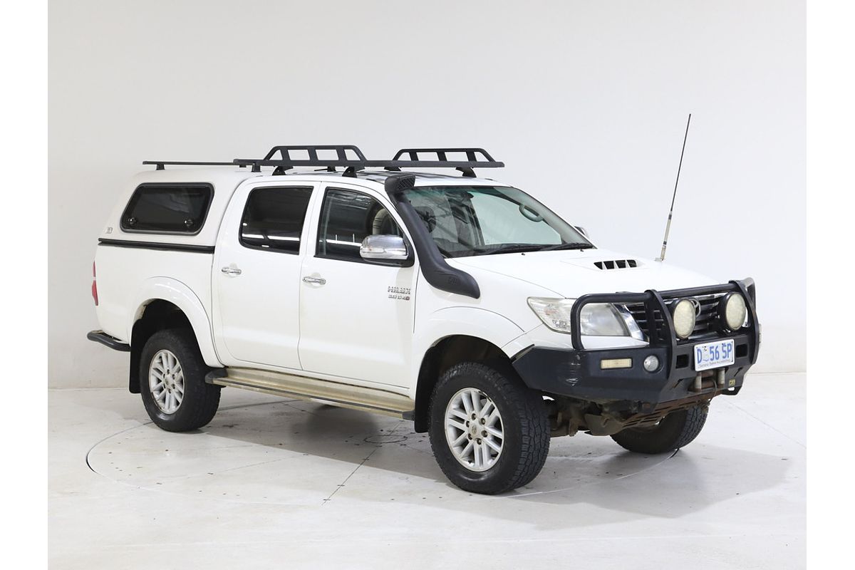 Hilux 4x4 SR5 3.0L T Diesel Manual Double Cab 1R61250 002