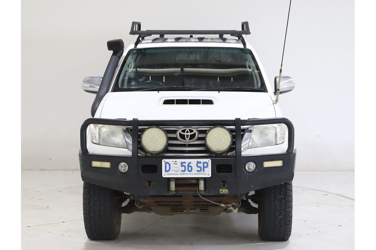 Hilux 4x4 SR5 3.0L T Diesel Manual Double Cab 1R61250 002