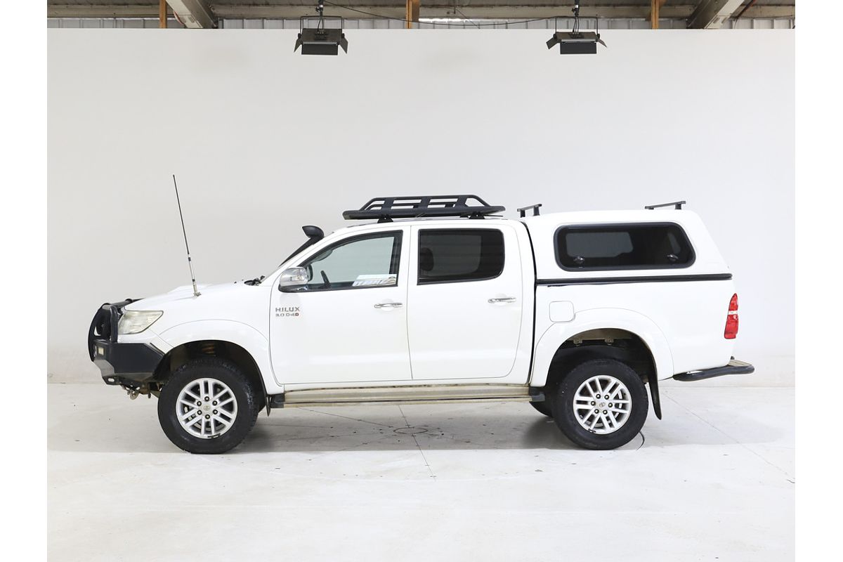 Hilux 4x4 SR5 3.0L T Diesel Manual Double Cab 1R61250 002
