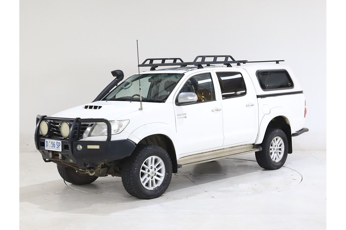 Hilux 4x4 SR5 3.0L T Diesel Manual Double Cab 1R61250 002