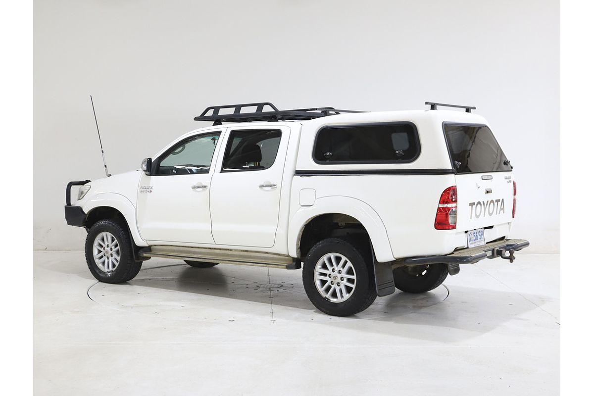 Hilux 4x4 SR5 3.0L T Diesel Manual Double Cab 1R61250 002