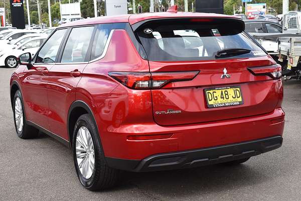 2022 Mitsubishi Outlander ES ZM