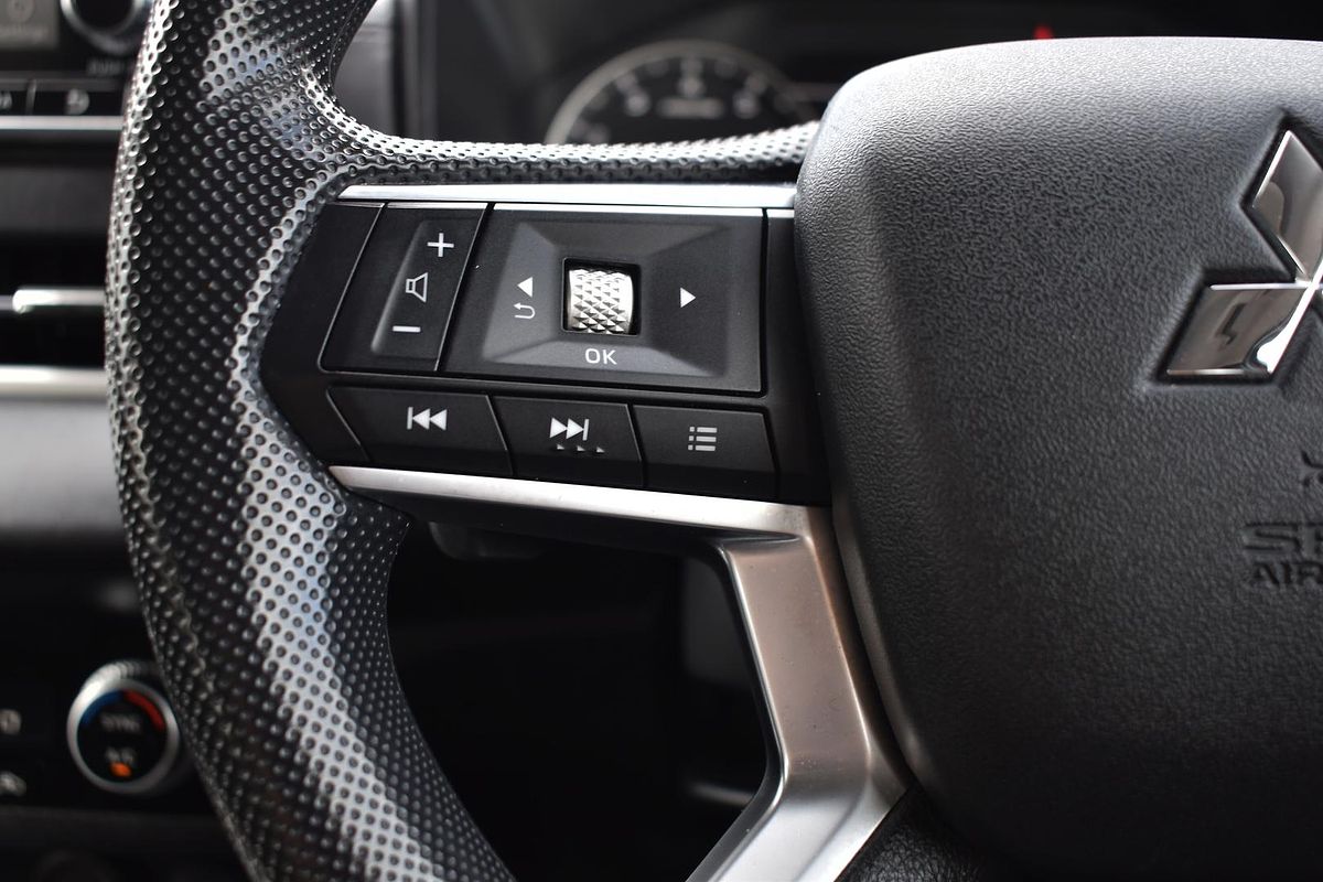 2022 Mitsubishi Outlander ES ZM