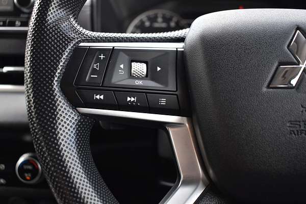 2022 Mitsubishi Outlander ES ZM