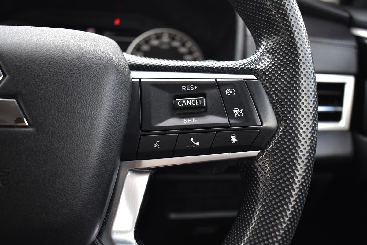 2022 Mitsubishi Outlander ES ZM