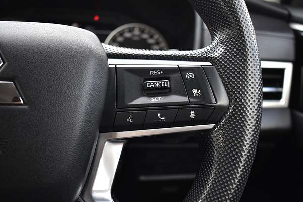 2022 Mitsubishi Outlander ES ZM