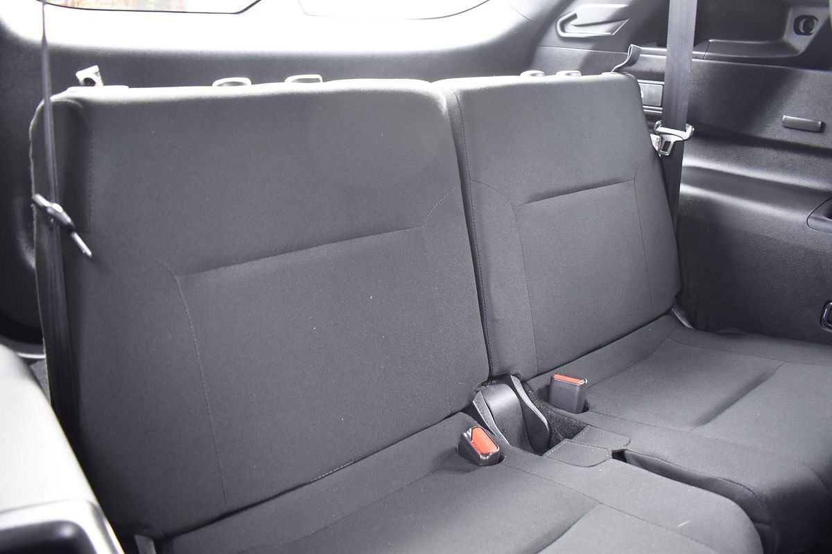 2022 Mitsubishi Outlander ES ZM