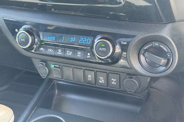 2016 Toyota Hilux SR5 GUN126R 4X4