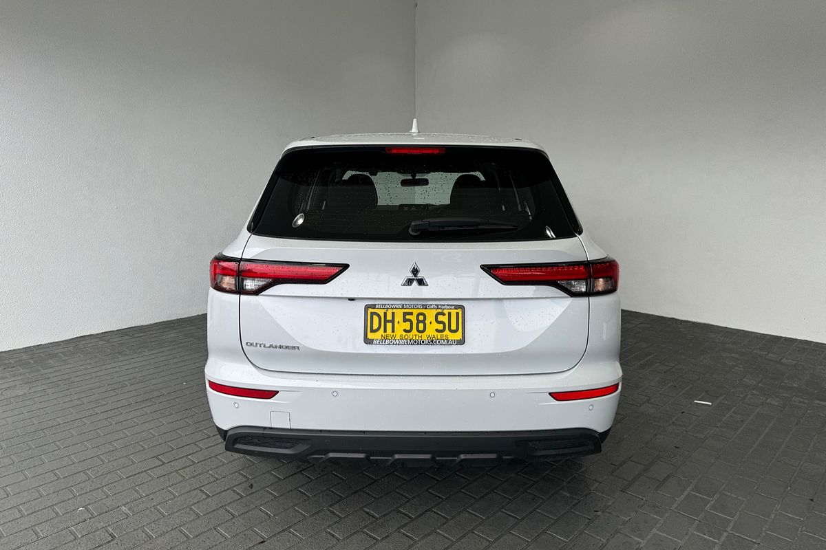 2023 Mitsubishi Outlander ES ZM