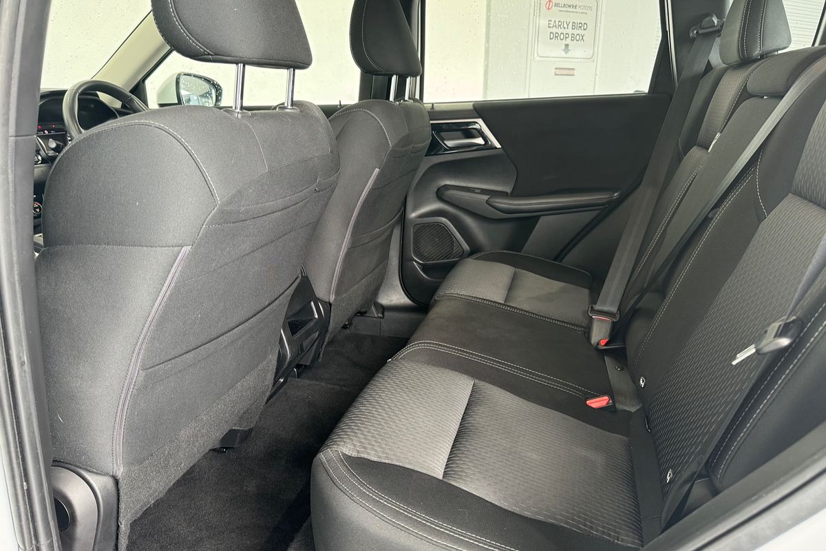 2023 Mitsubishi Outlander ES ZM