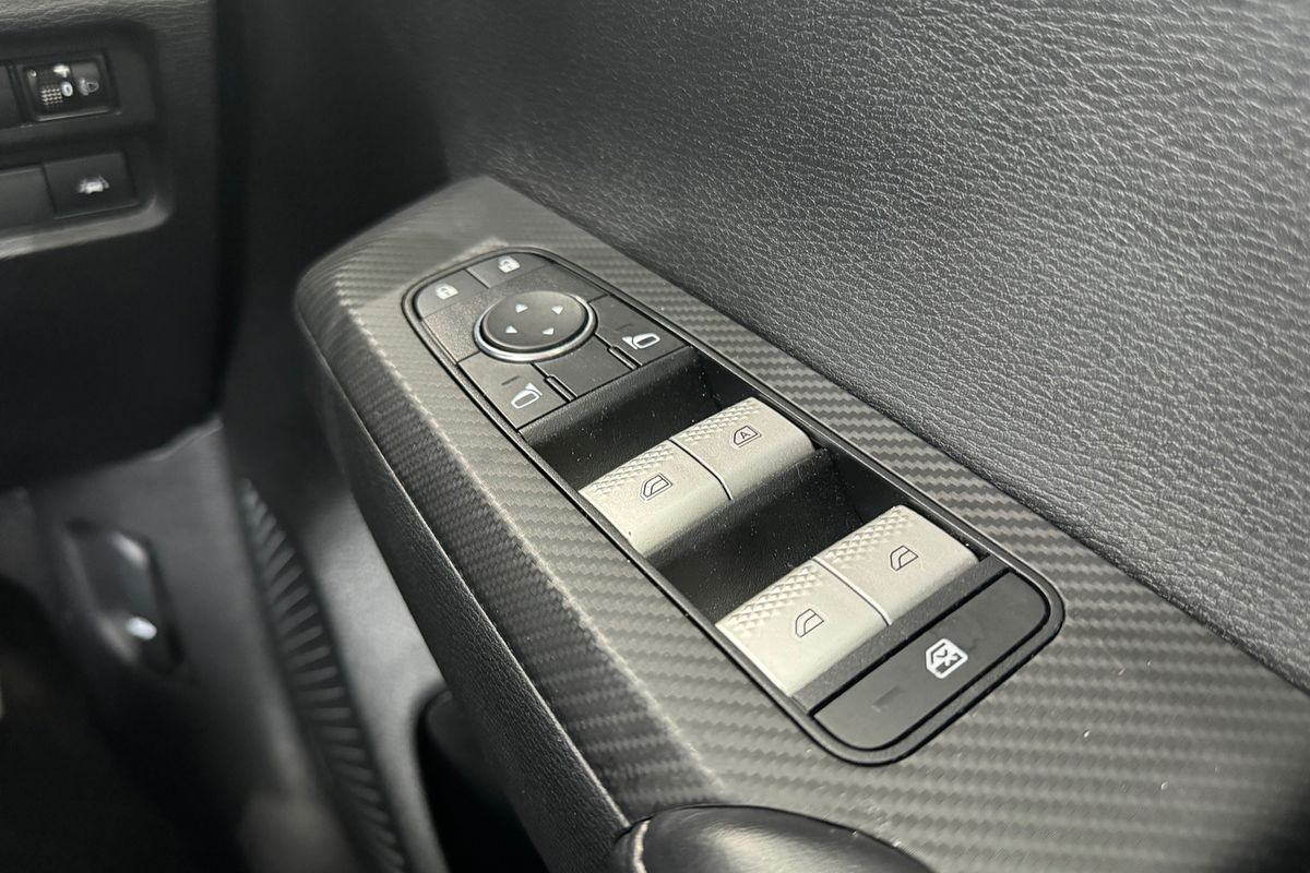 2023 Mitsubishi Outlander ES ZM