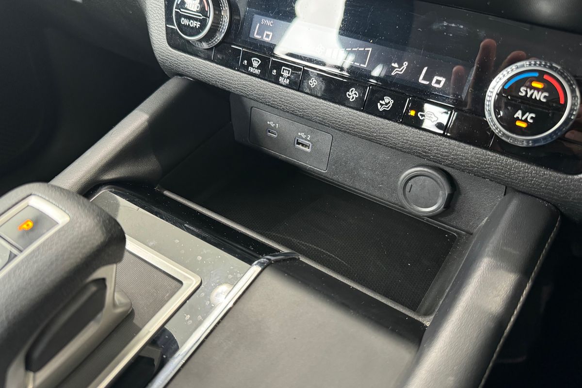 2023 Mitsubishi Outlander ES ZM