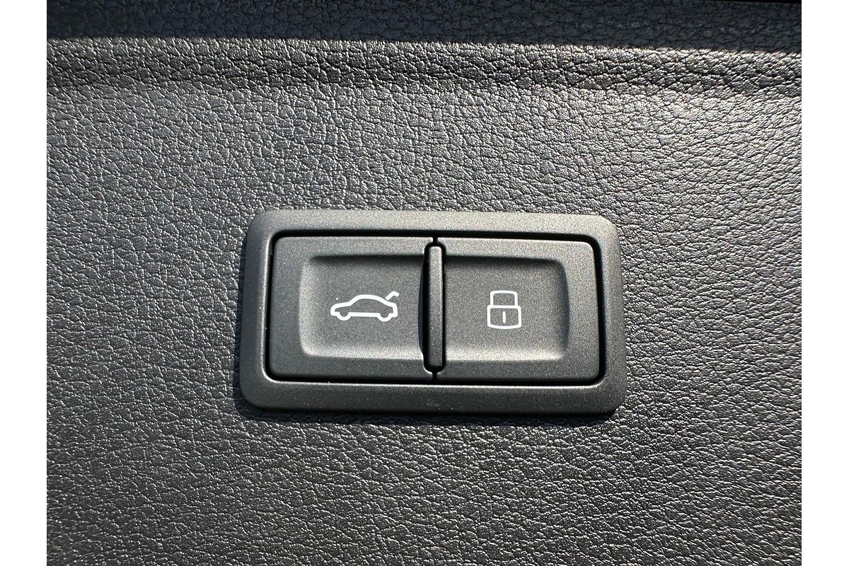 2024 Audi Q5 40 TDI Sport FY