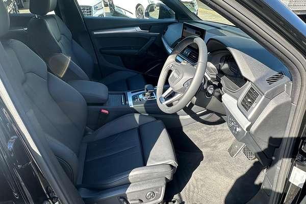2024 Audi Q5 40 TDI Sport FY