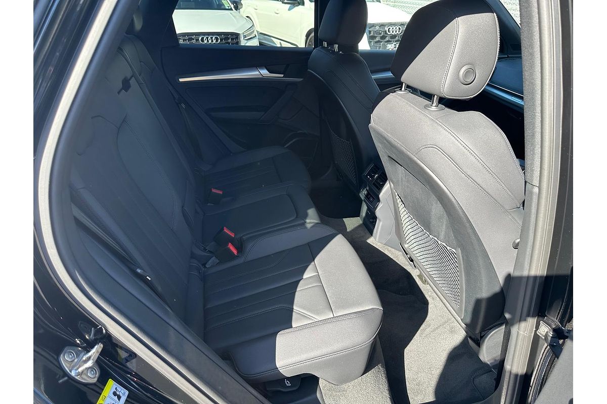 2024 Audi Q5 40 TDI Sport FY