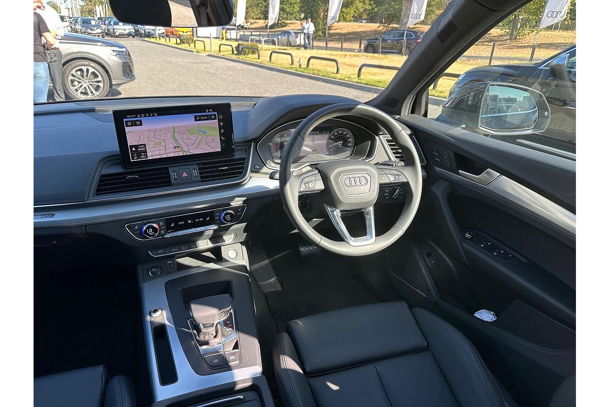 2024 Audi Q5 40 TDI Sport FY