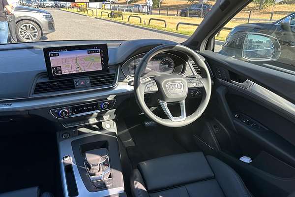 2024 Audi Q5 40 TDI Sport FY