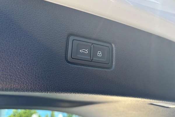 2023 Audi Q7 55 TFSI S line 4M