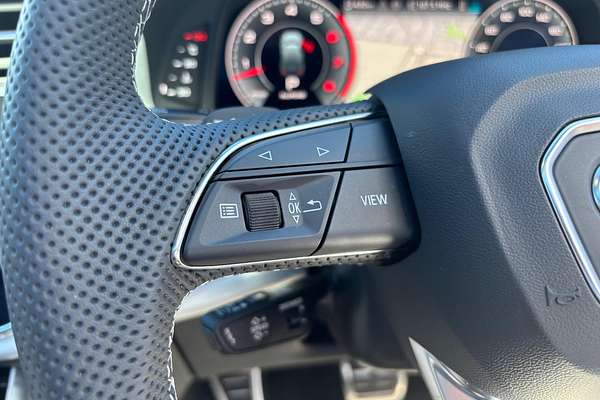 2023 Audi Q7 55 TFSI S line 4M