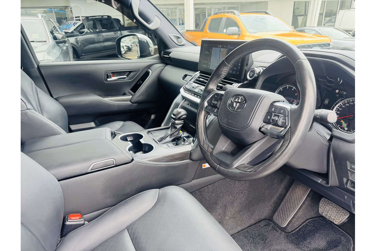 2023 Toyota Landcruiser Sahara ZX FJA300R