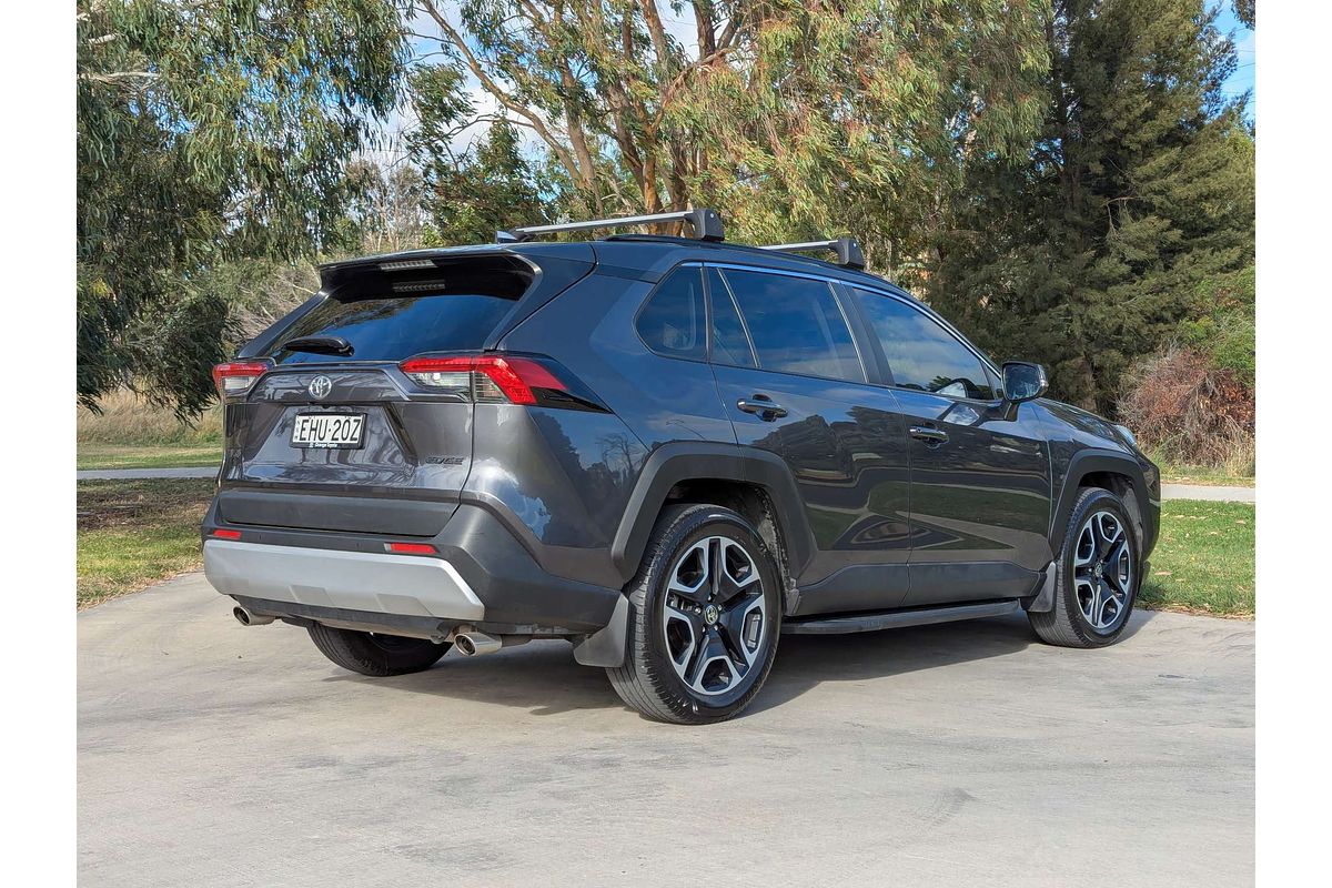 2020 Toyota RAV4 Edge AXAA54R
