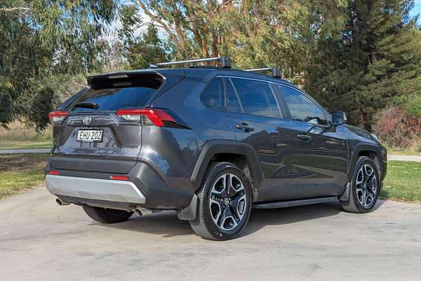 2020 Toyota RAV4 Edge AXAA54R