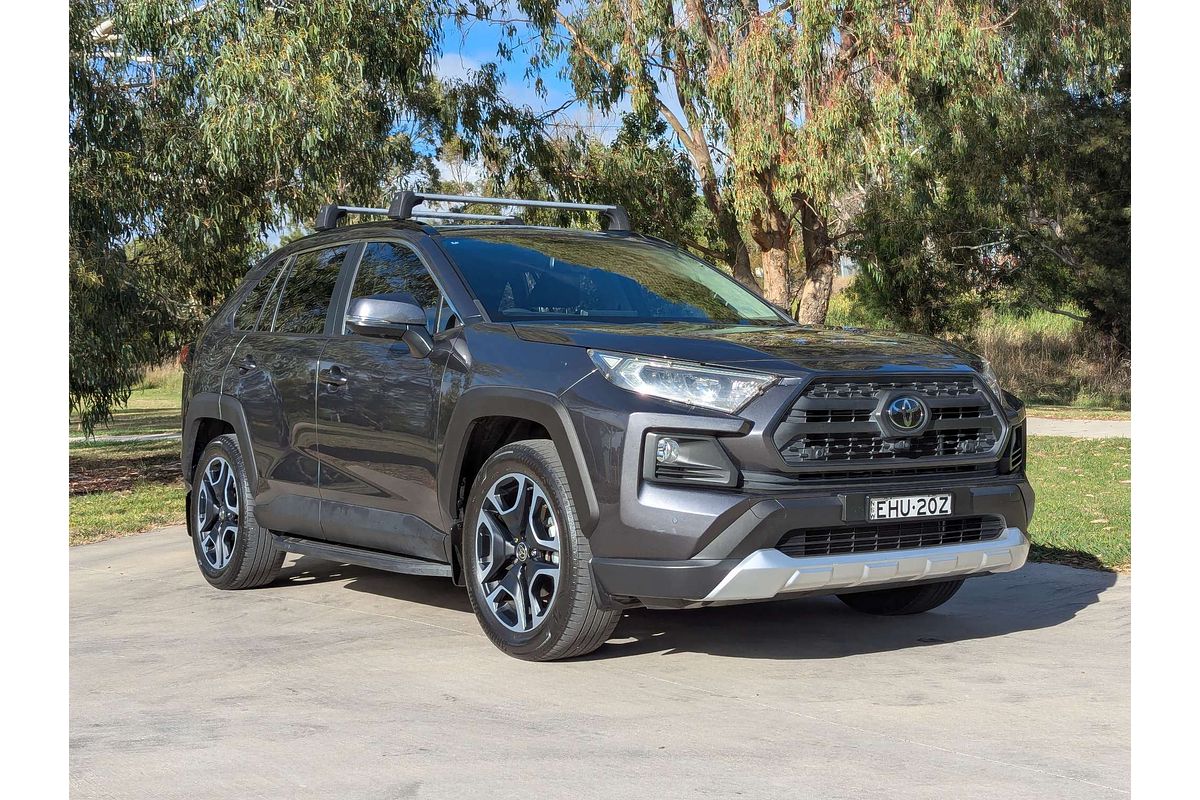 2020 Toyota RAV4 Edge AXAA54R