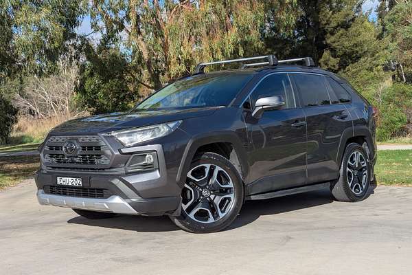 2020 Toyota RAV4 Edge AXAA54R