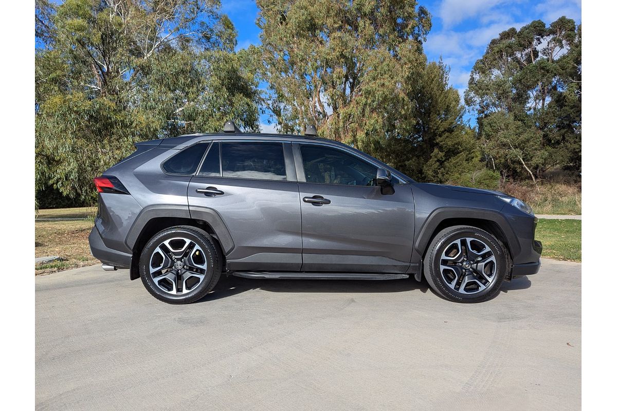 2020 Toyota RAV4 Edge AXAA54R